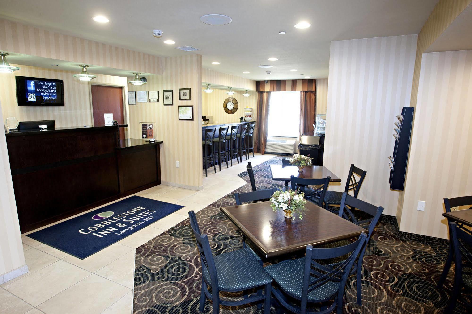 Cobblestone Inn & Suites - Langdon 外观 照片